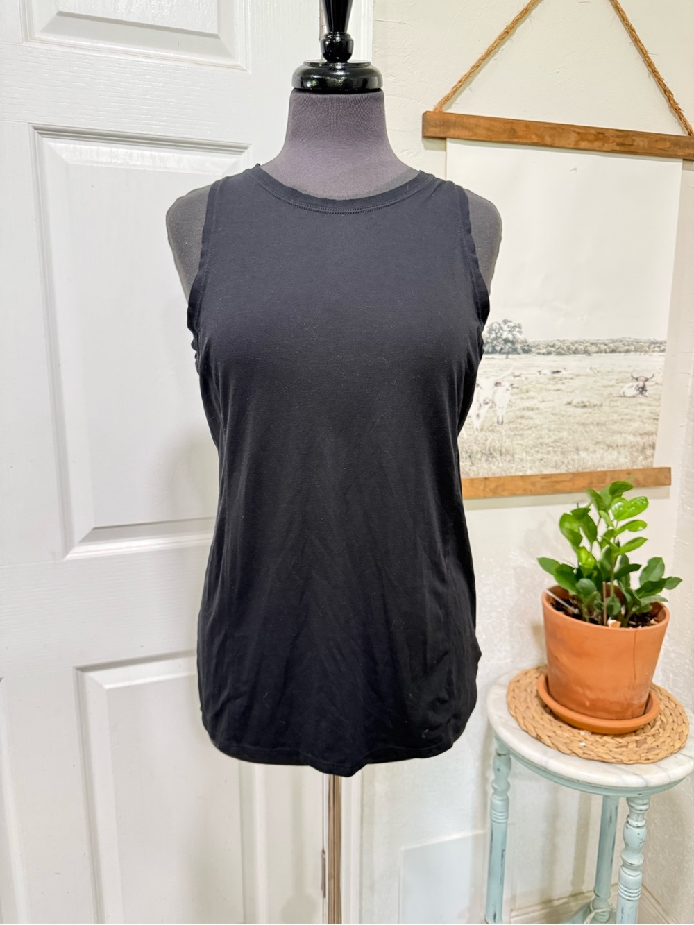Athleta Classic Black Sleeveless Women's Tank Top- Thin Cotton